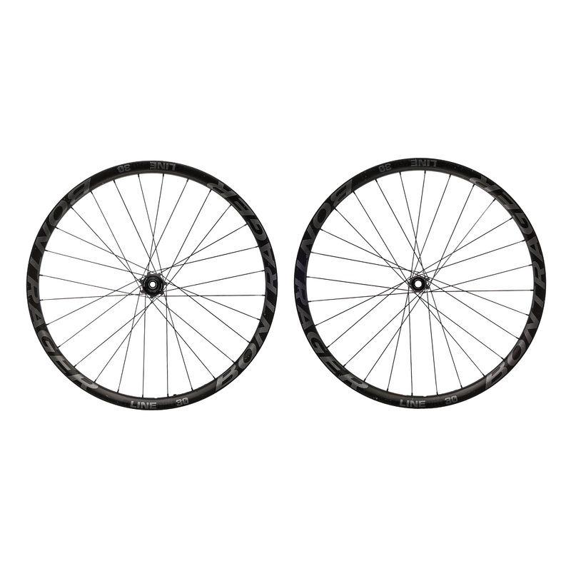 Bontrager Line Pro 30 TLR Carbon Tubeless 27.5″ Wheelset