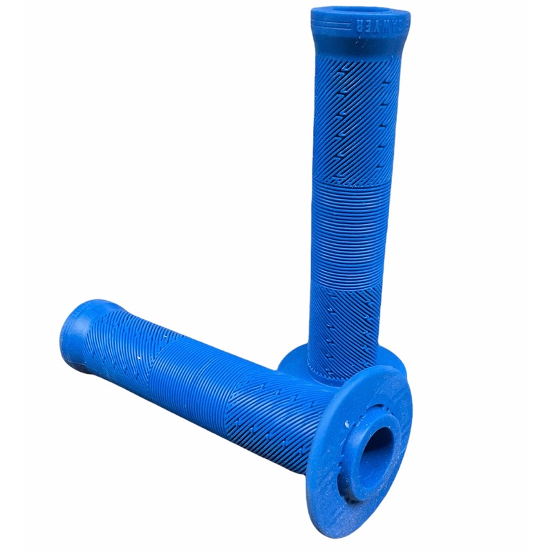 Merritt Pete Sawyer Grips Red