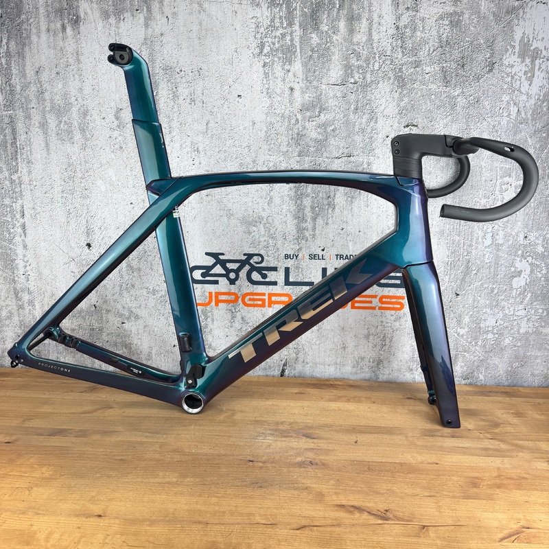 New! 2022 Trek Madone SLR 9 Gen 6 60cm Carbon Disc Frameset 700c Amethyst 2748g