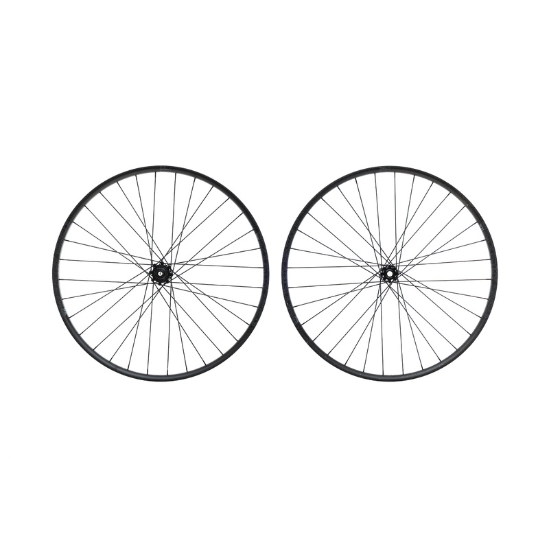 Industry Nine Enduro 305 Limited Edition None More Black Aluminum Tubeless 29″ Wheelset