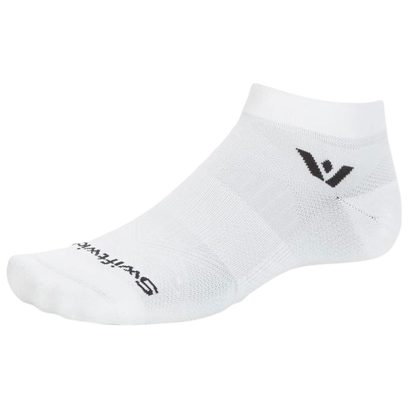 Swiftwick Aspire Ankle Socks – Circuit White XLarge