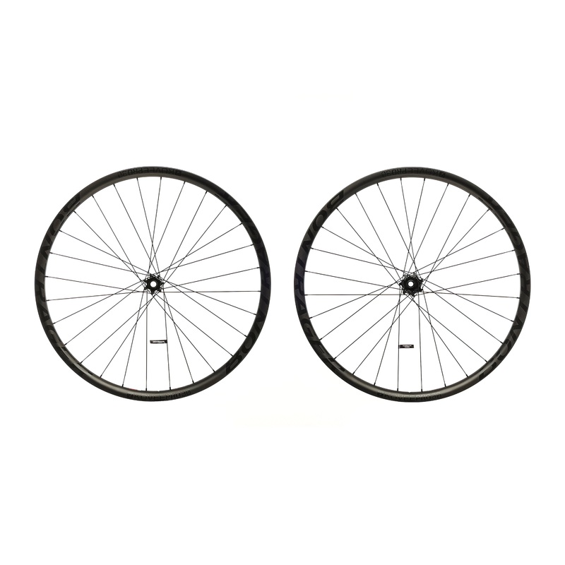 Bontrager Kovee Pro 30 Carbon Tubeless 29″ Wheelset